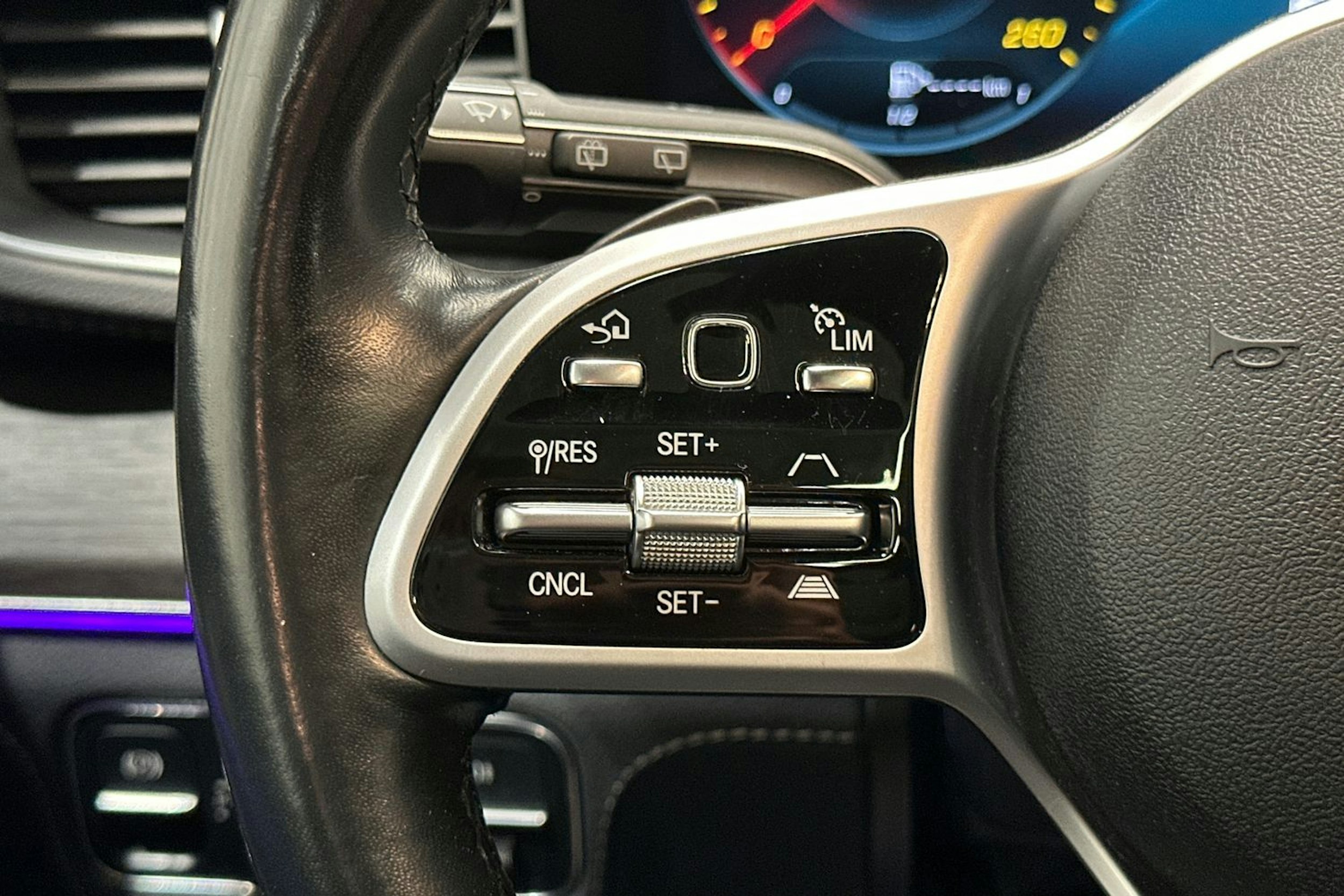 Musta Mercedes-Benz GLE 2020 kuva 19.