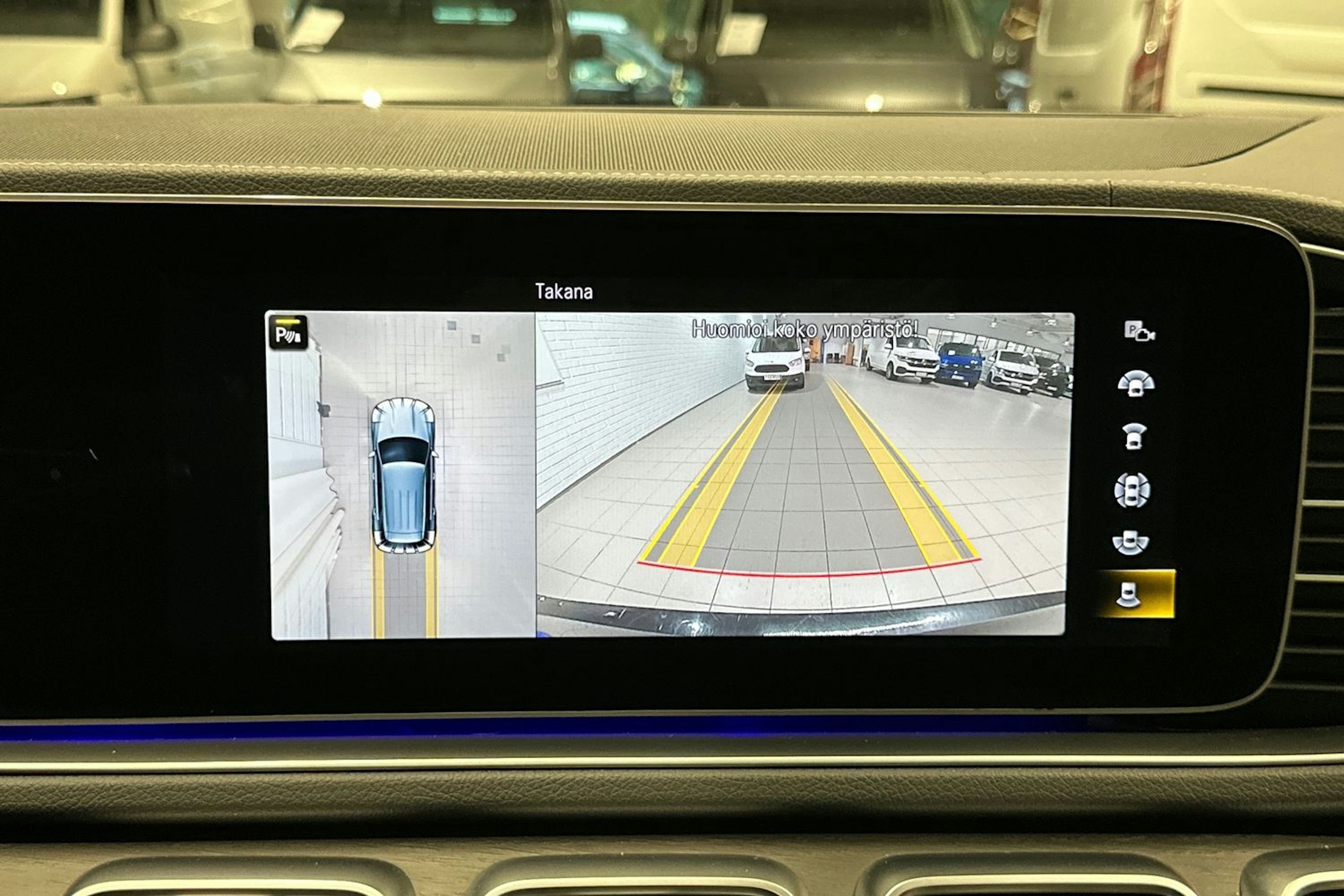 Musta Mercedes-Benz GLE 2020 kuva 23.
