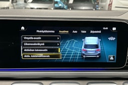 Musta Mercedes-Benz GLE 2020 kuva 25.