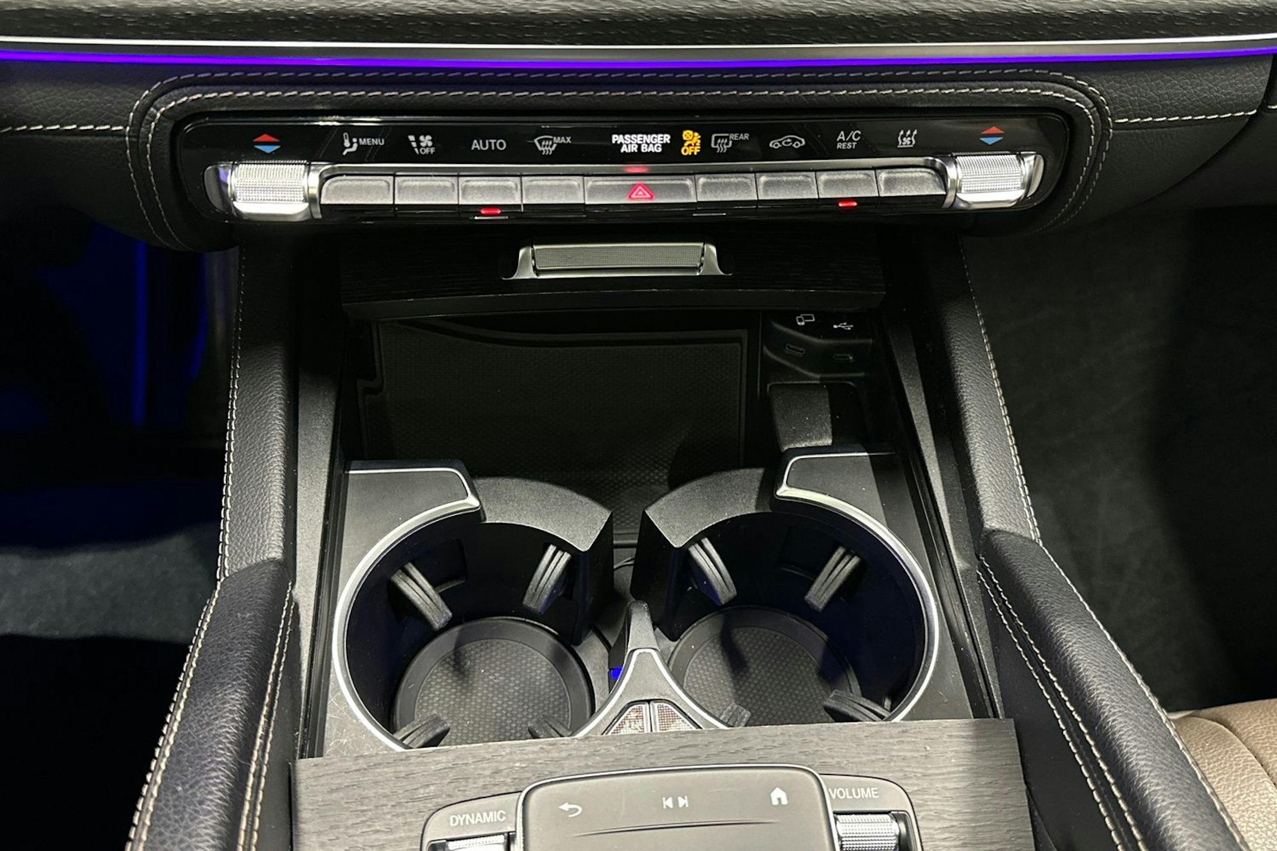 Musta Mercedes-Benz GLE 2020 kuva 27.