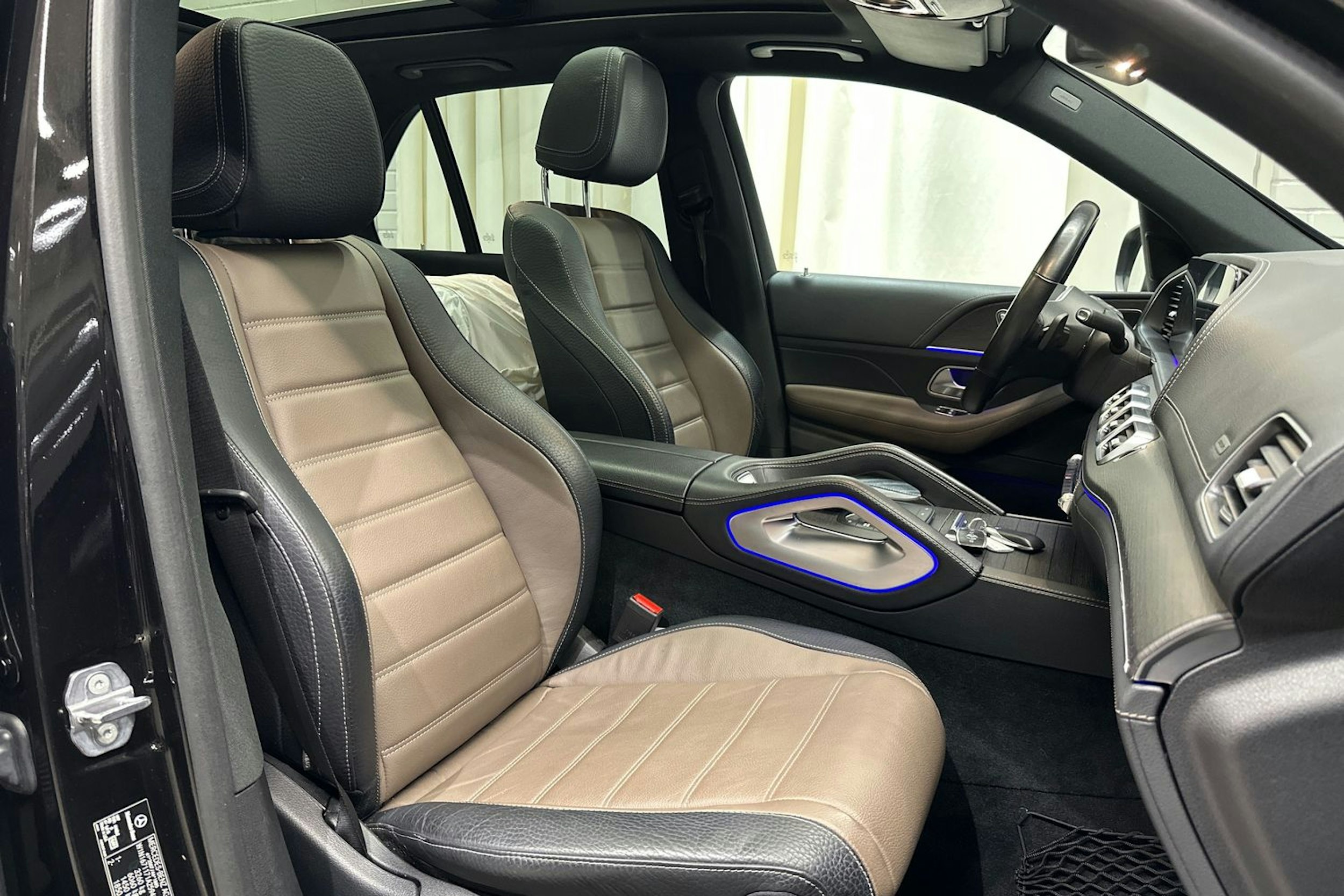 Musta Mercedes-Benz GLE 2020 kuva 29.