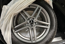Musta Mercedes-Benz GLE 2020 kuva 32.