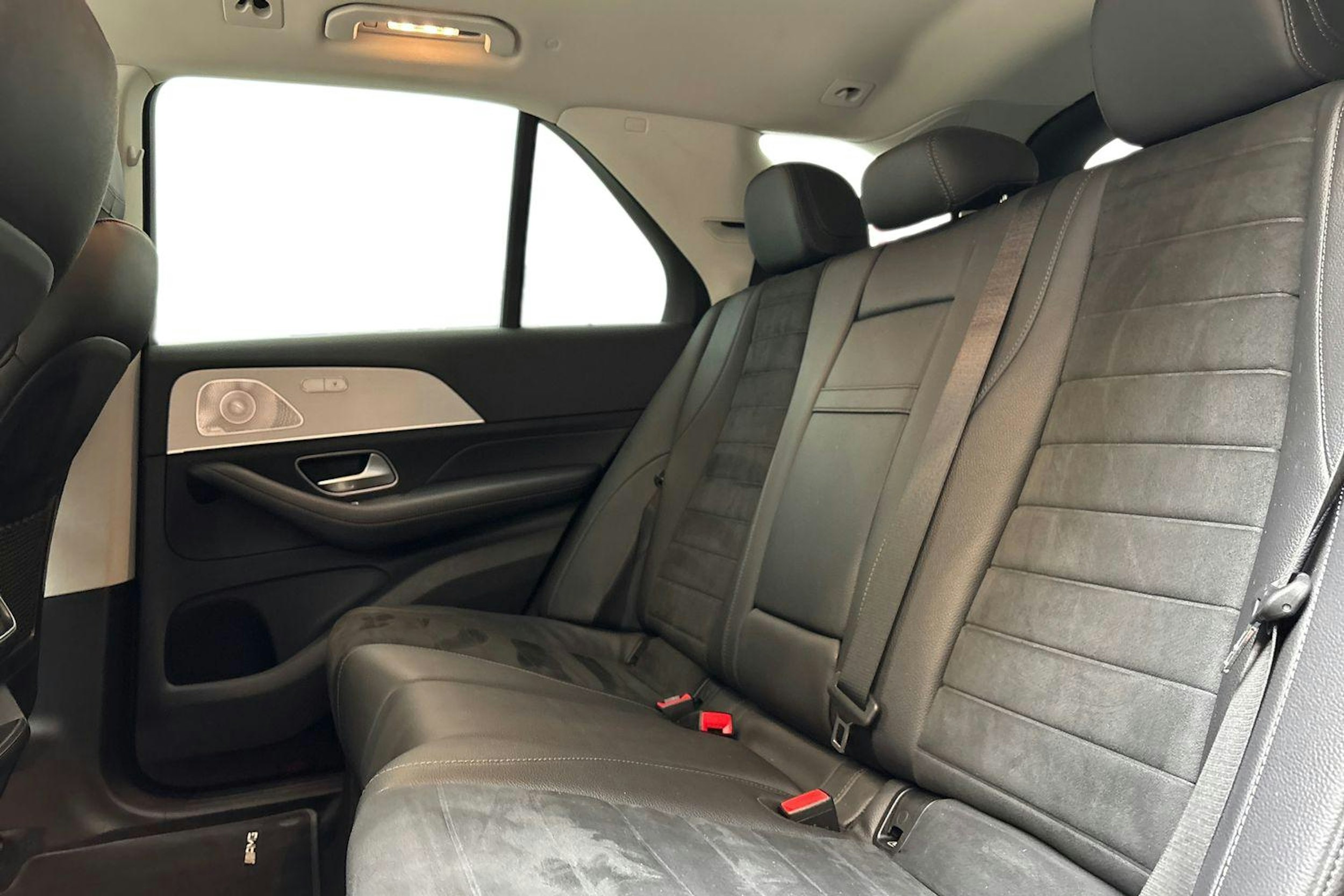 harmaa Mercedes-Benz GLE 2020 kuva 8.