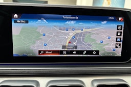 harmaa Mercedes-Benz GLE 2020 kuva 24.
