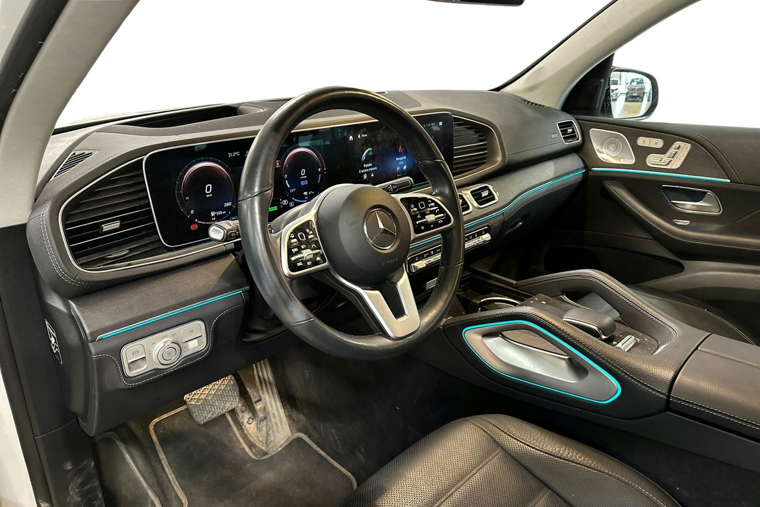 valkoinen Mercedes-Benz GLE 2020 kuva 3.