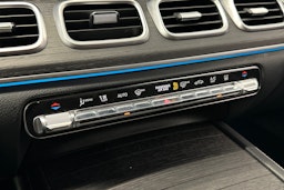 met. vihreä Mercedes-Benz GLE 2021 kuva 26.