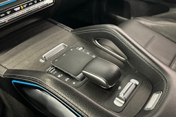 met. vihreä Mercedes-Benz GLE 2021 kuva 27.