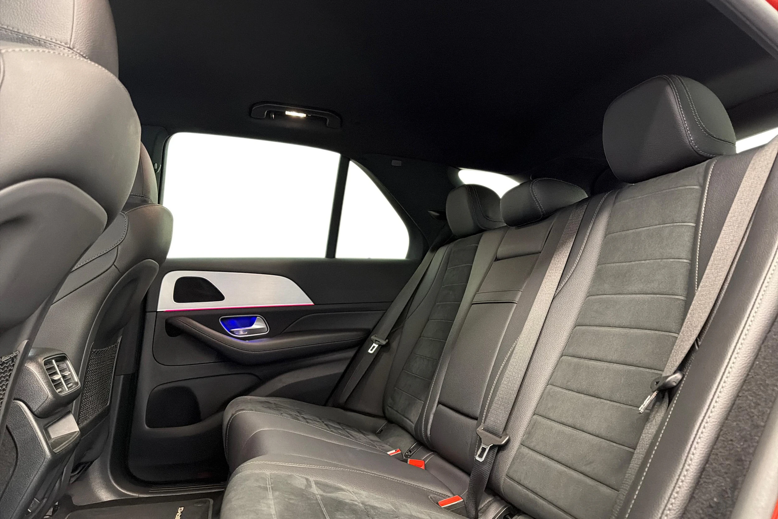 punainen Mercedes-Benz GLE 2021 kuva 6.