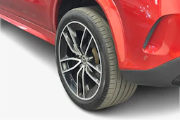 punainen Mercedes-Benz GLE 2021 kuva 7.
