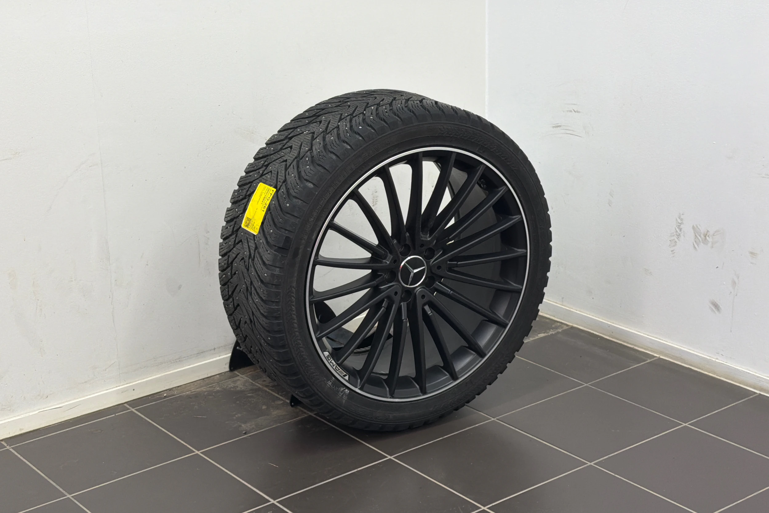 punainen Mercedes-Benz GLE 2021 kuva 8.