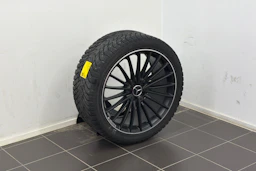 punainen Mercedes-Benz GLE 2021 kuva 8.