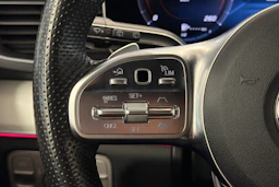 punainen Mercedes-Benz GLE 2021 kuva 13.