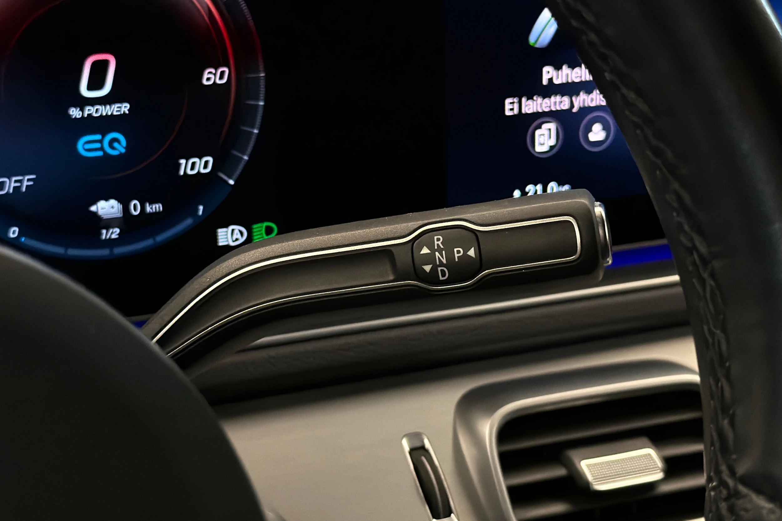 punainen Mercedes-Benz GLE 2021 kuva 15.
