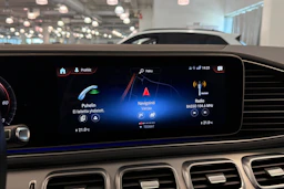 punainen Mercedes-Benz GLE 2021 kuva 21.