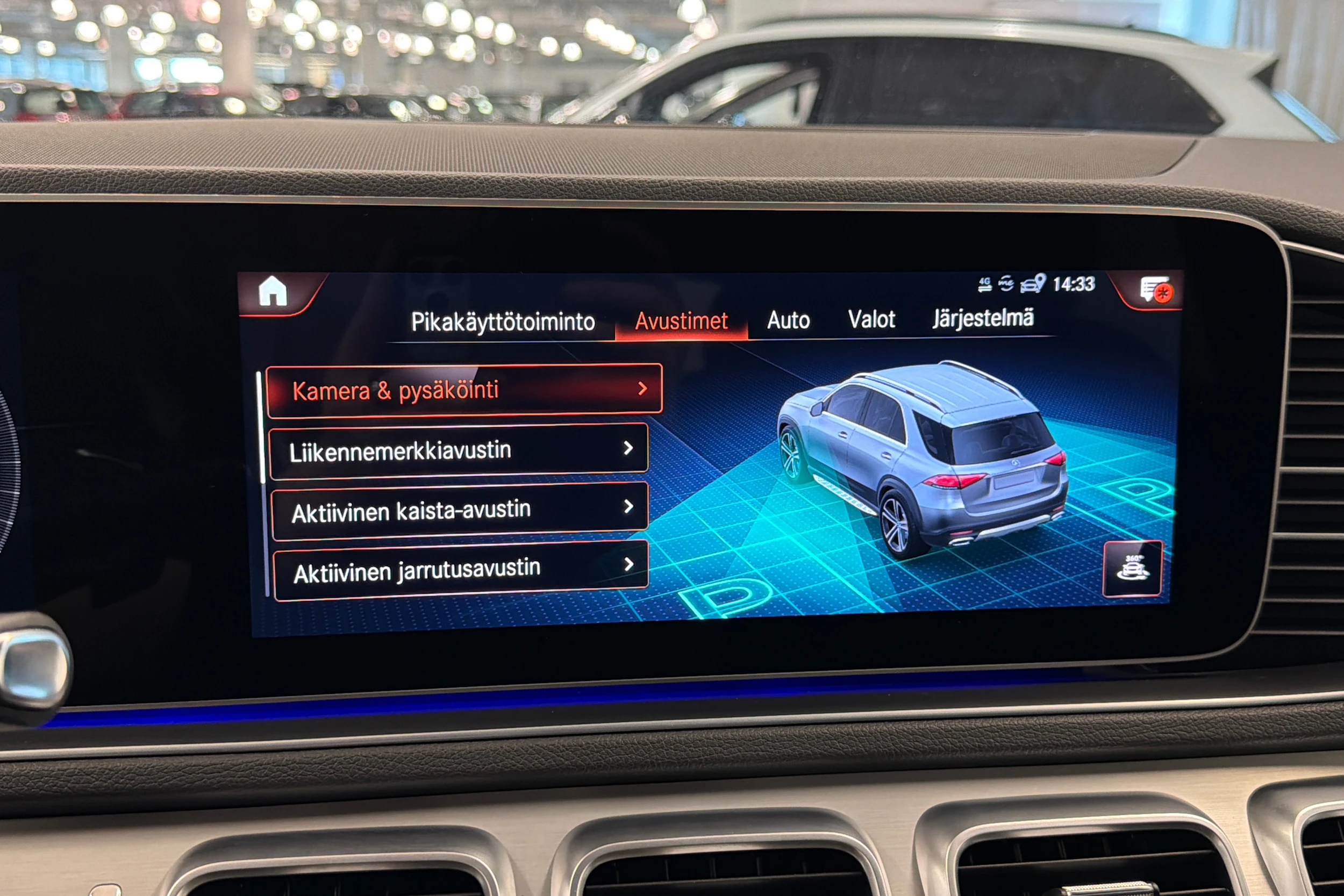 punainen Mercedes-Benz GLE 2021 kuva 26.