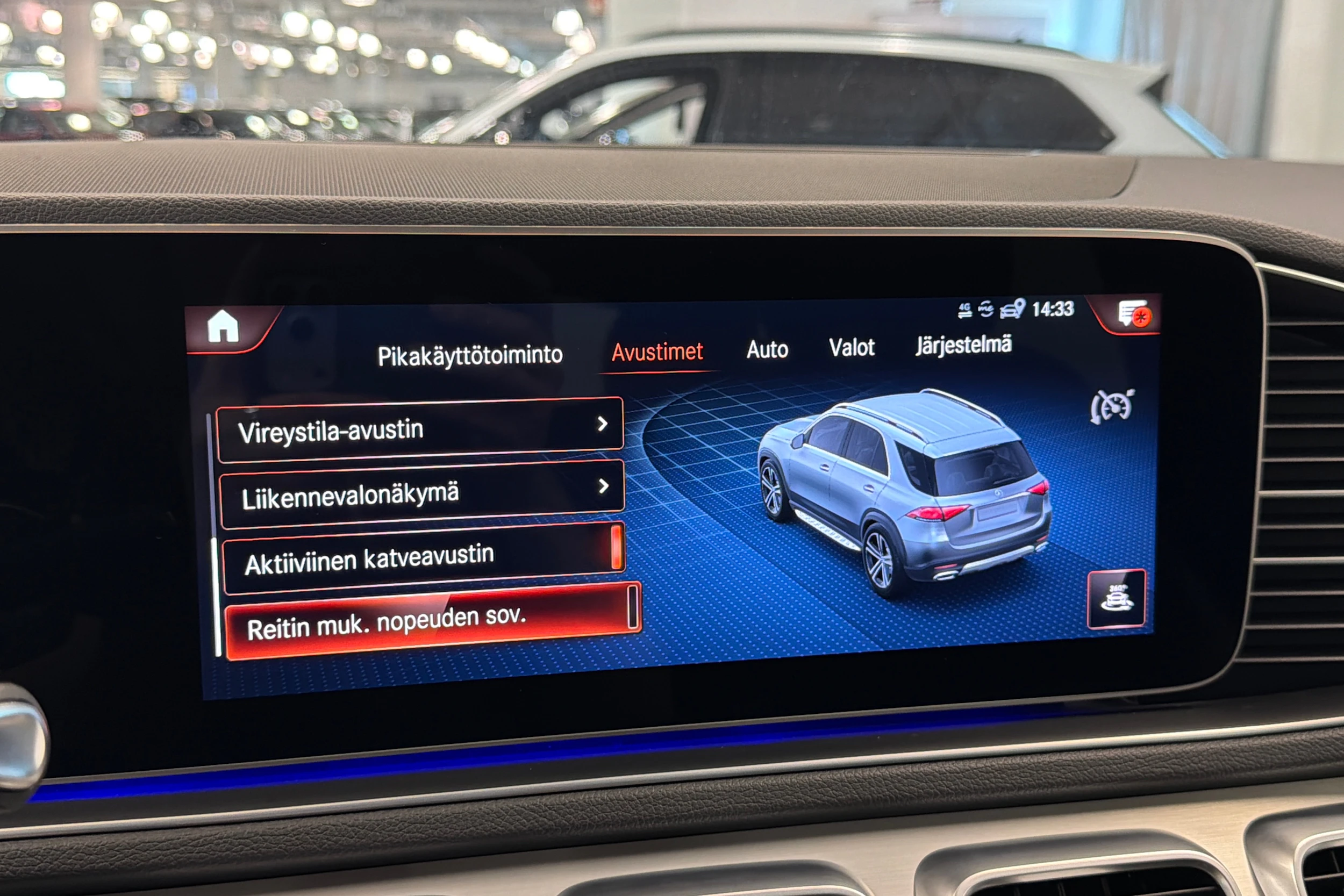 punainen Mercedes-Benz GLE 2021 kuva 27.