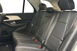valkoinen Mercedes-Benz GLE 2021 kuva 8.