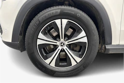 valkoinen Mercedes-Benz GLE 2021 kuva 9.