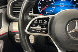valkoinen Mercedes-Benz GLE 2021 kuva 17.