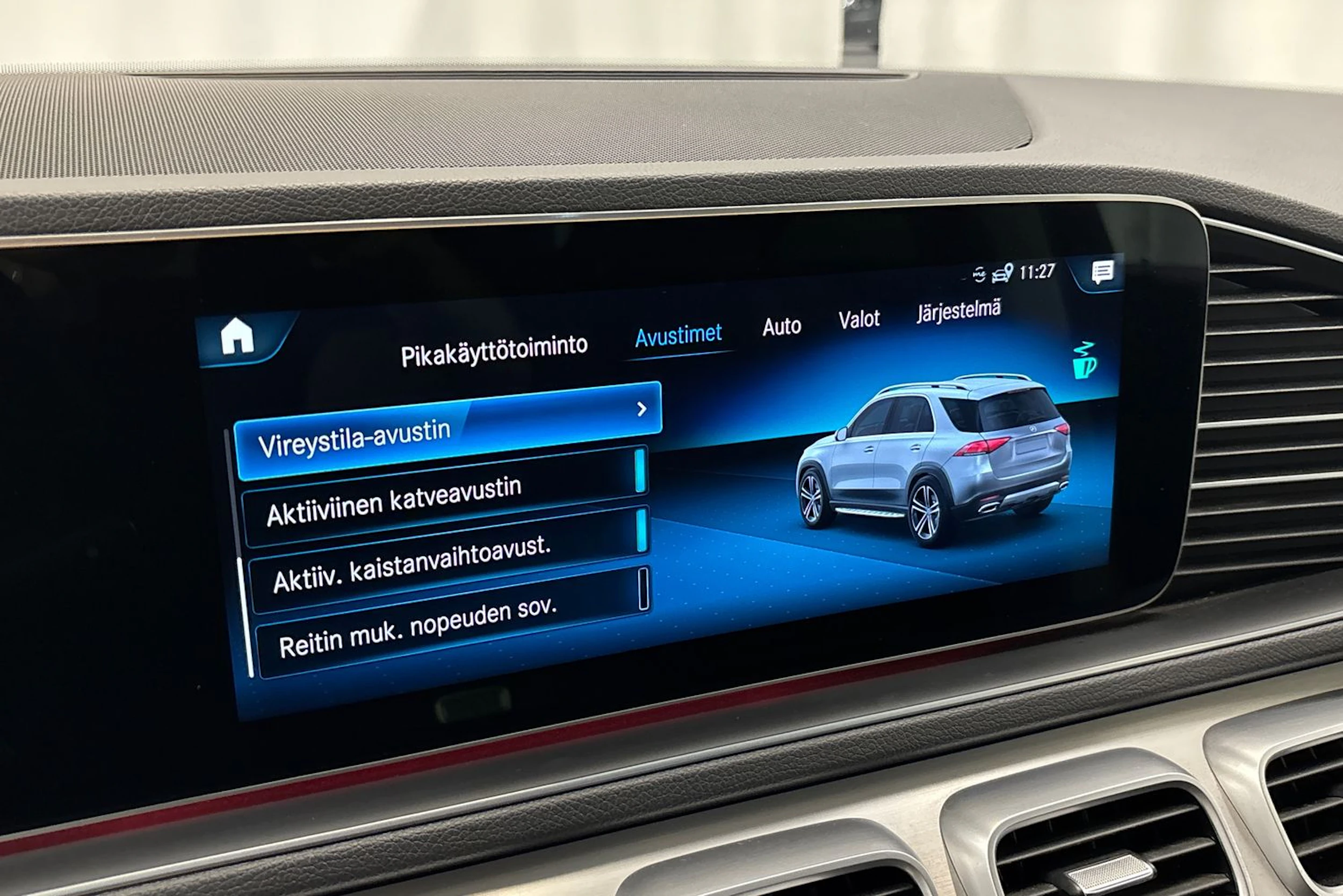 valkoinen Mercedes-Benz GLE 2021 kuva 23.