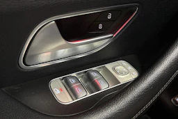 valkoinen Mercedes-Benz GLE 2021 kuva 27.