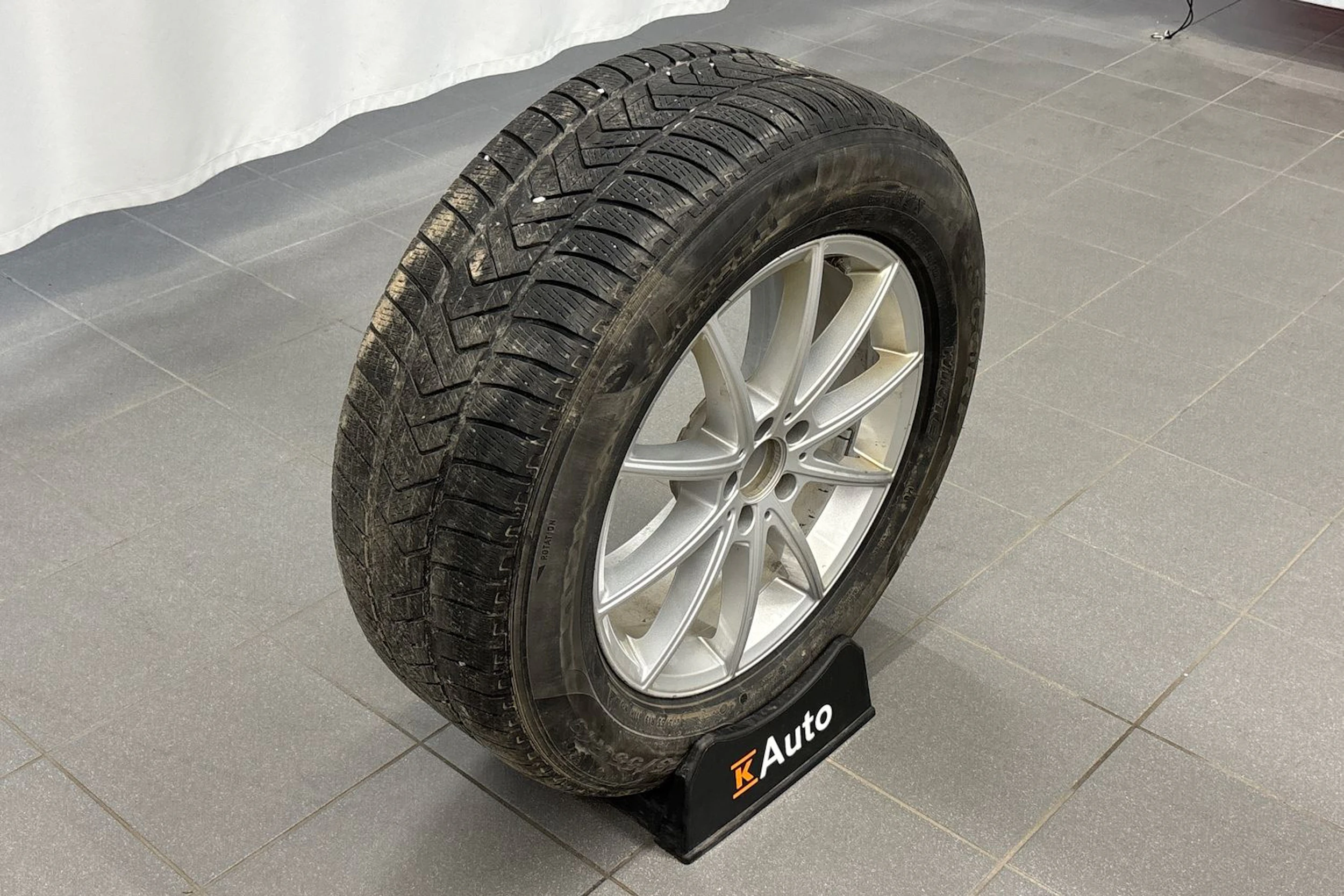 valkoinen Mercedes-Benz GLE 2021 kuva 29.