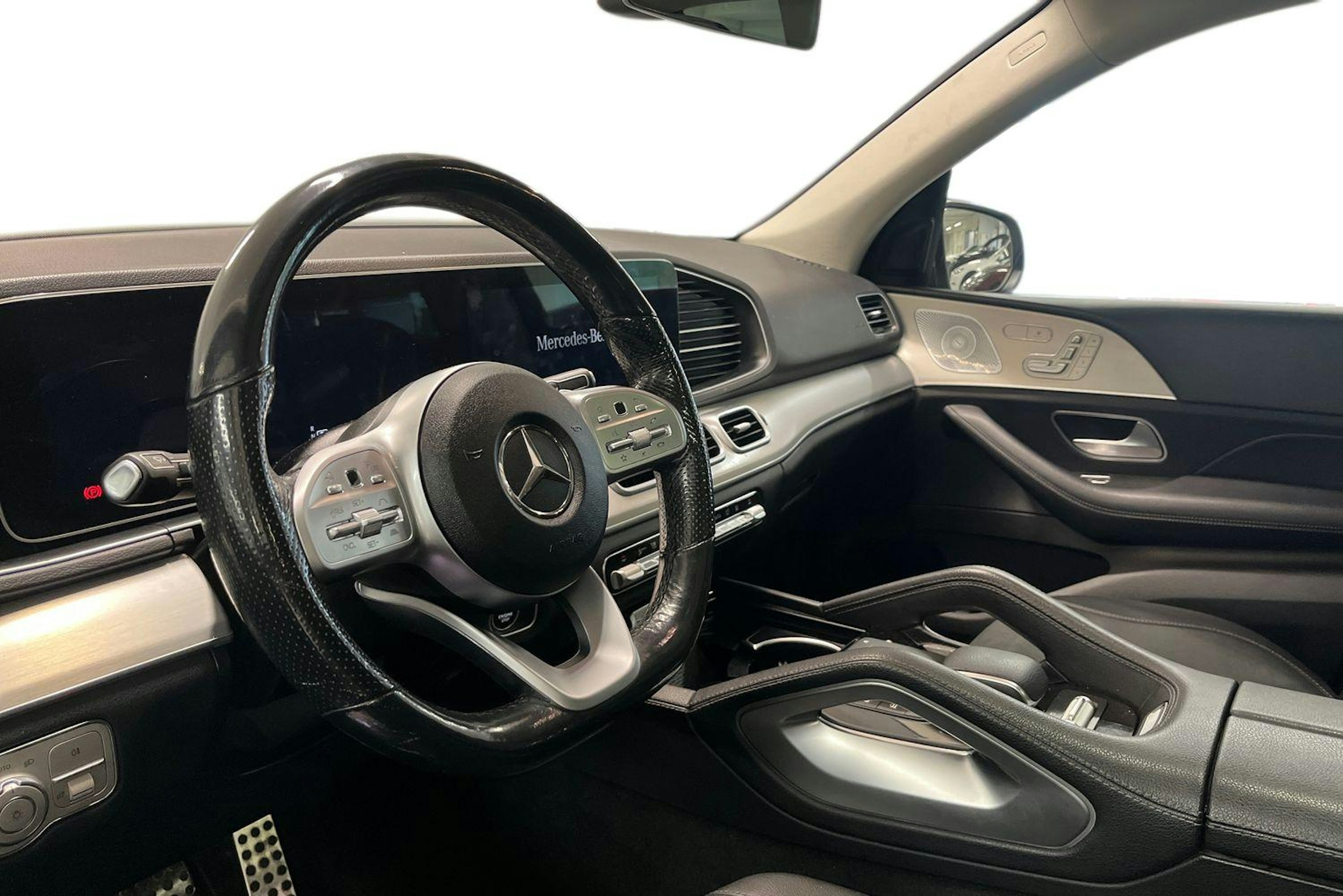 harmaa Mercedes-Benz GLE 2021 kuva 3.