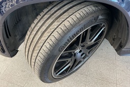 Sininen Mercedes-Benz GLE 2021 kuva 13.