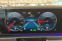 Sininen Mercedes-Benz GLE 2021 kuva 14.