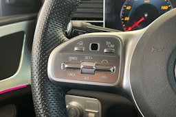 Sininen Mercedes-Benz GLE 2021 kuva 16.