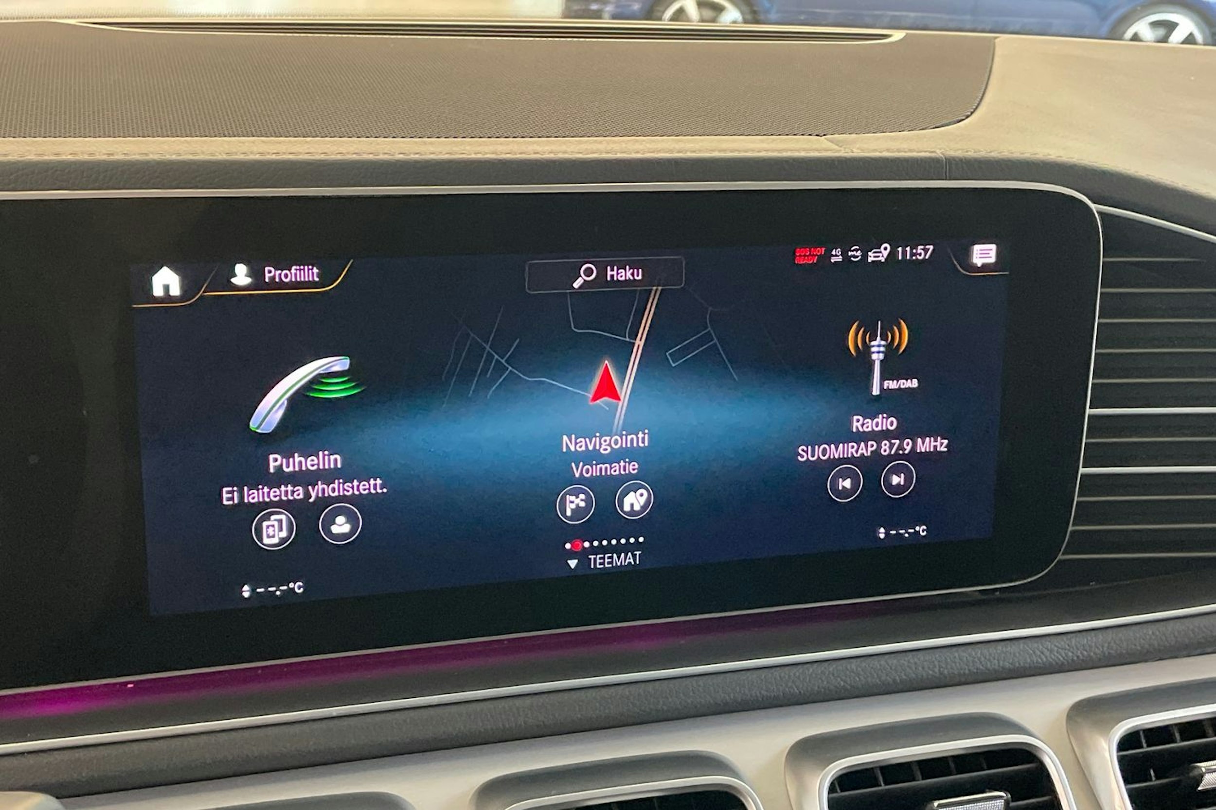 Sininen Mercedes-Benz GLE 2021 kuva 17.