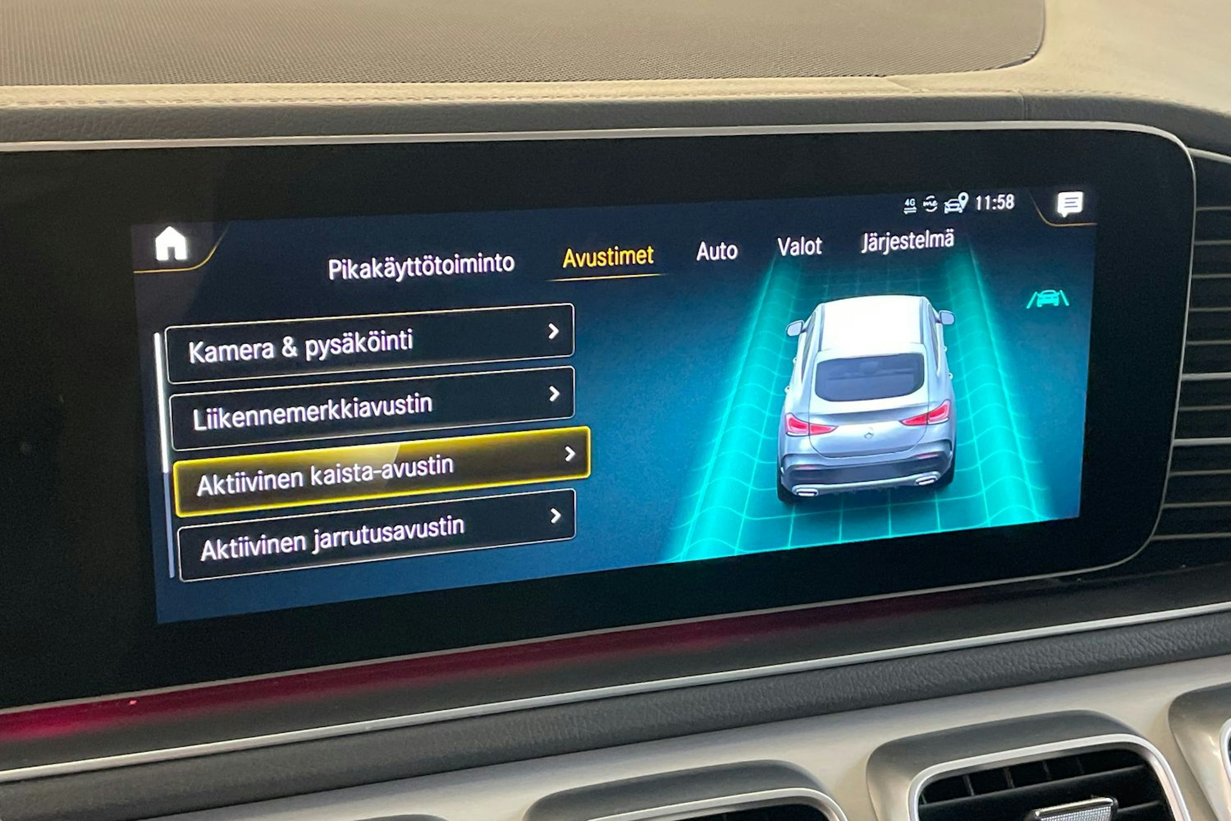 Sininen Mercedes-Benz GLE 2021 kuva 20.