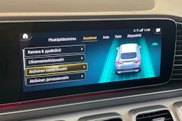 Sininen Mercedes-Benz GLE 2021 kuva 20.