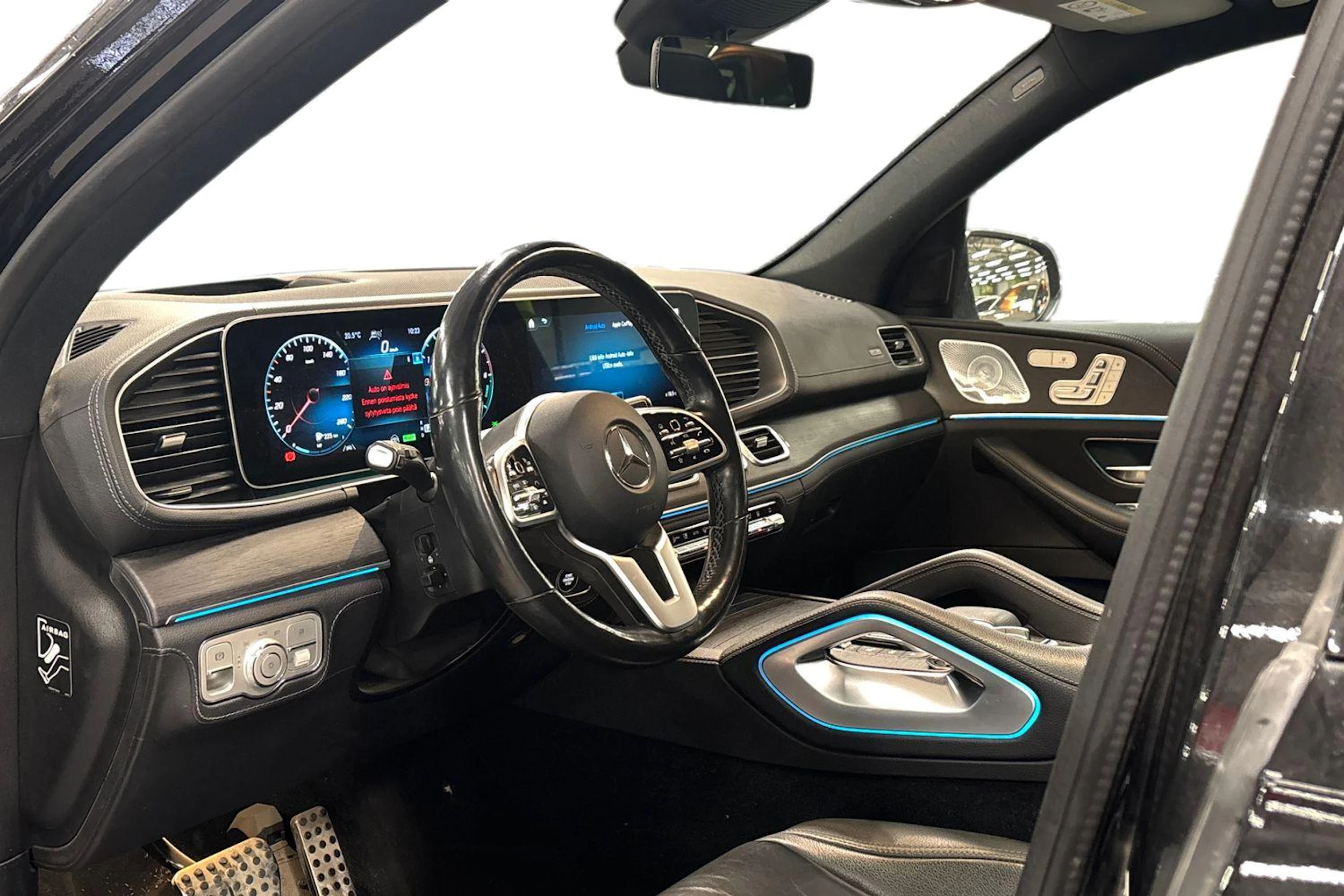 musta Mercedes-Benz GLE 2021 kuva 3.