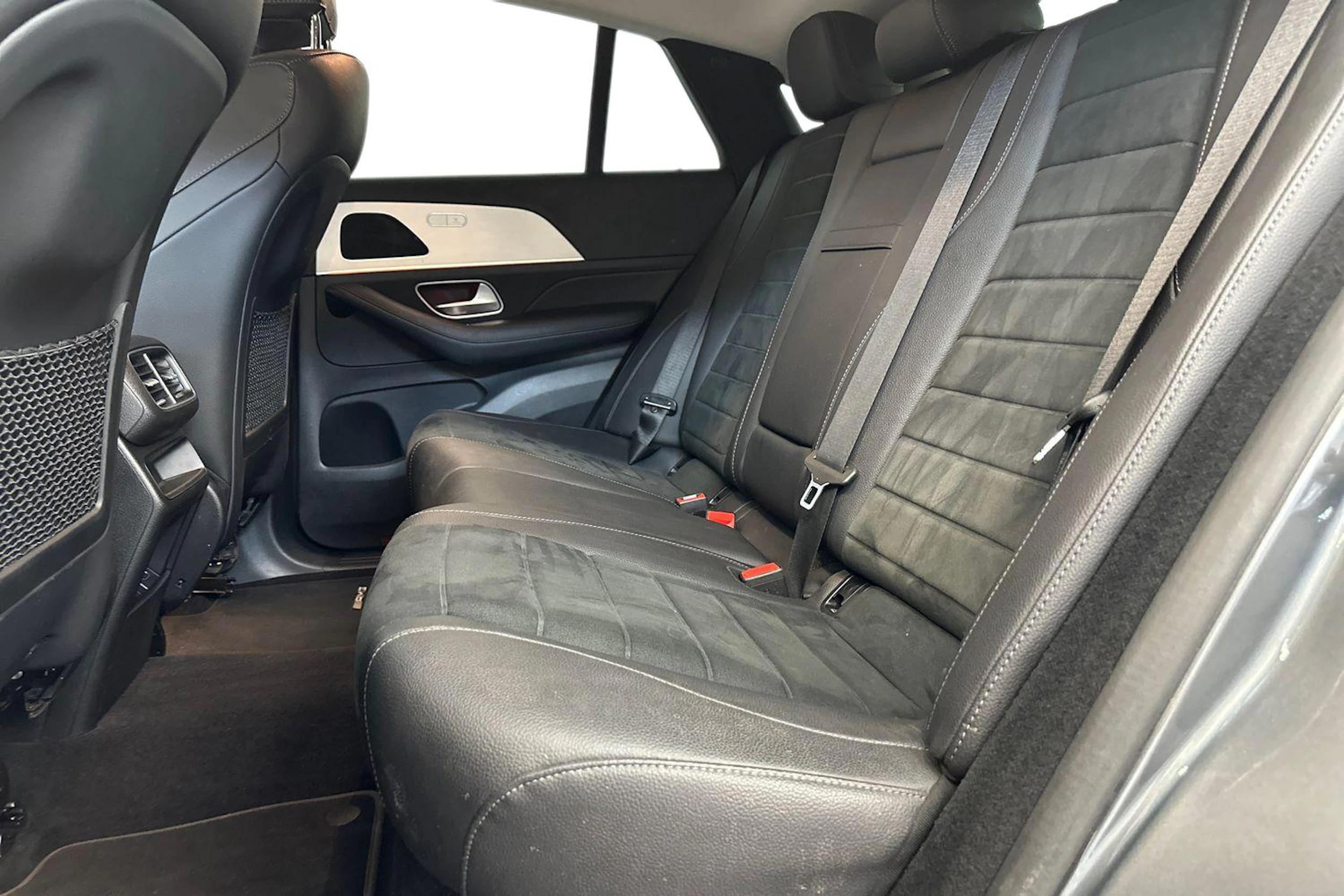harmaa Mercedes-Benz GLE 2021 kuva 8.