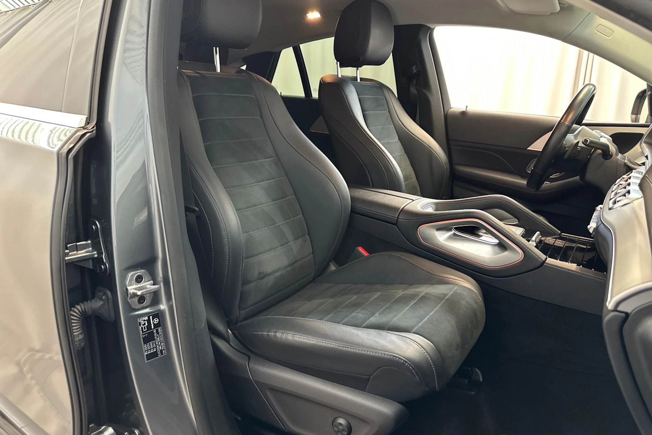 harmaa Mercedes-Benz GLE 2021 kuva 11.