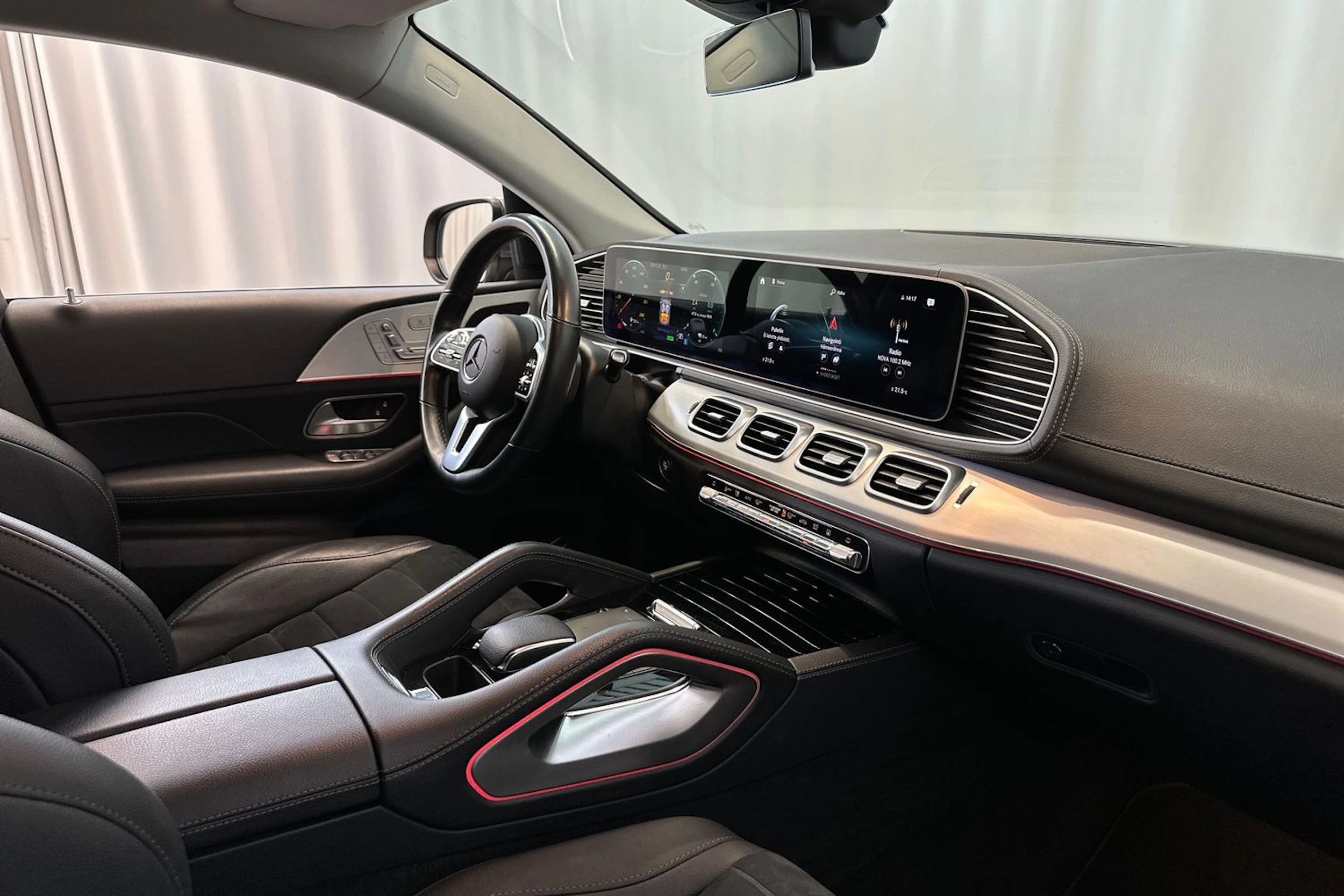 harmaa Mercedes-Benz GLE 2021 kuva 12.