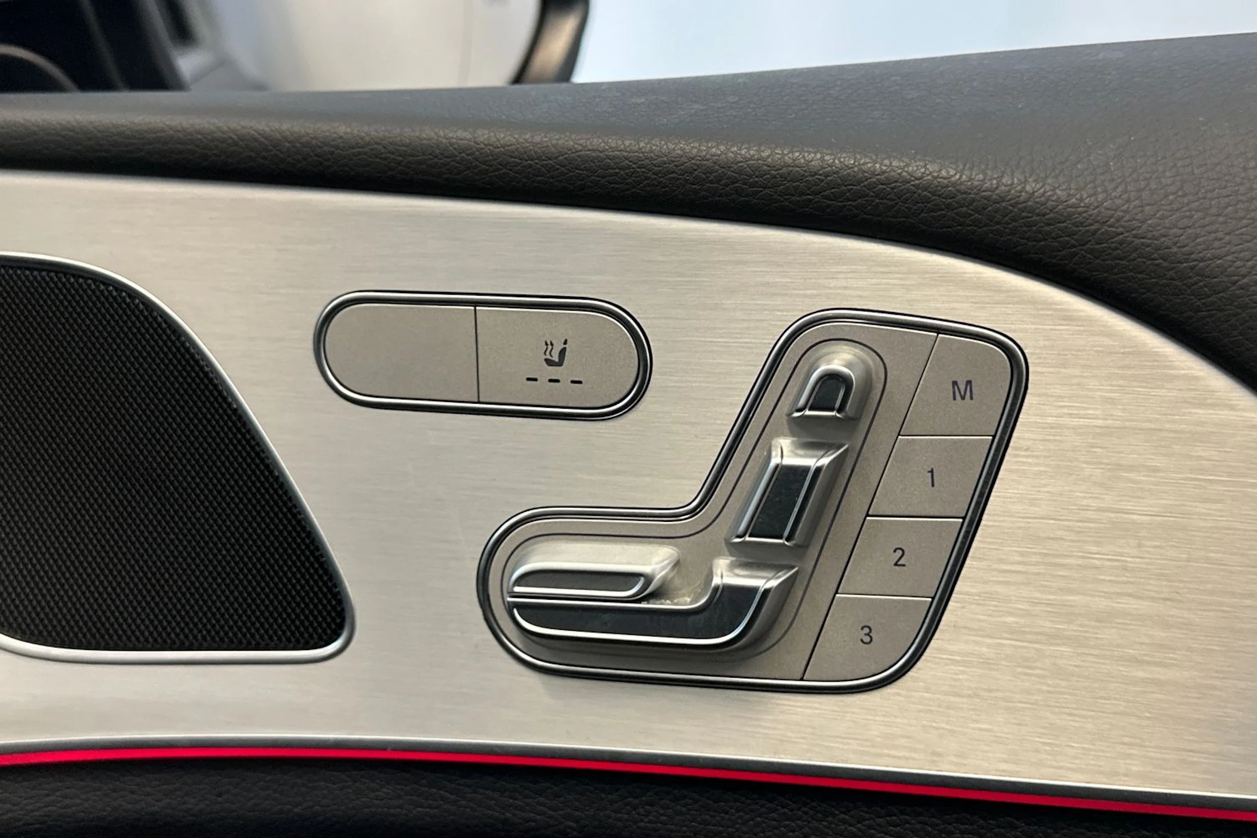 harmaa Mercedes-Benz GLE 2021 kuva 16.