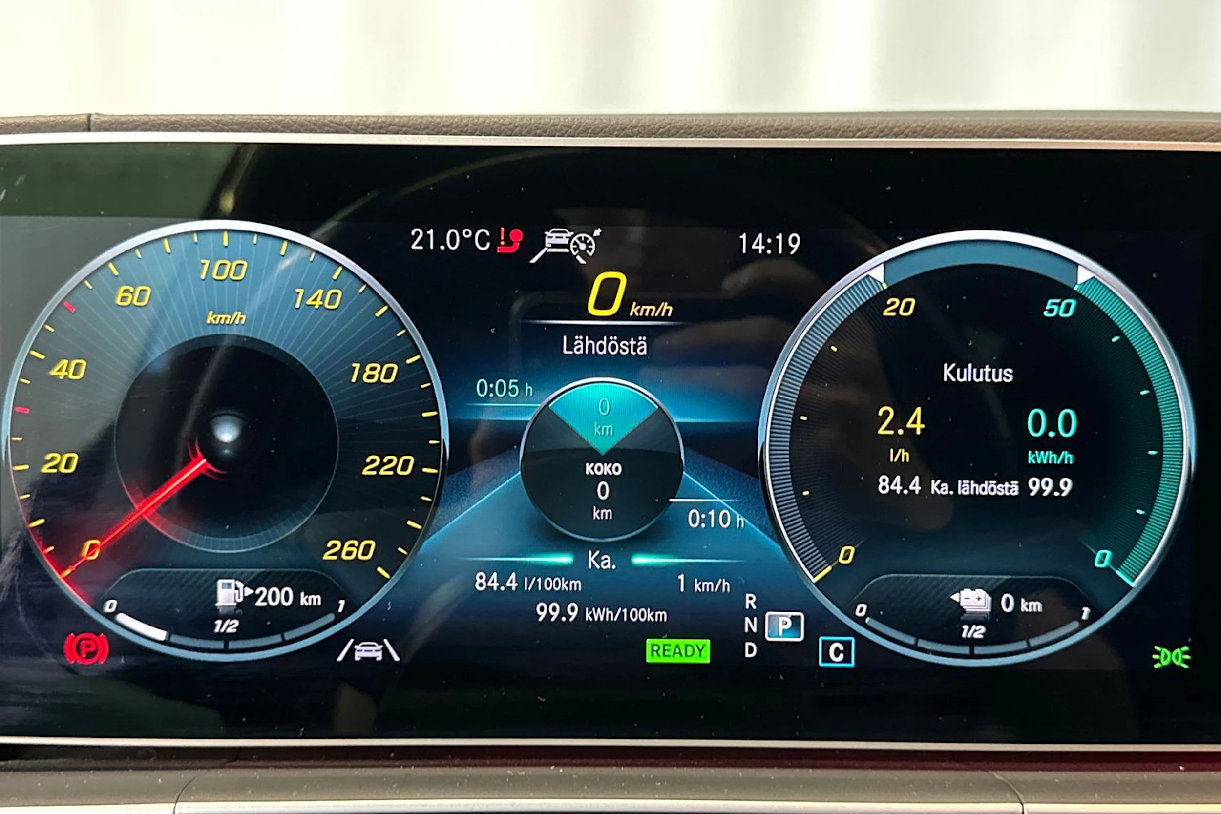 harmaa Mercedes-Benz GLE 2021 kuva 23.
