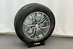 harmaa Mercedes-Benz GLE 2021 kuva 30.