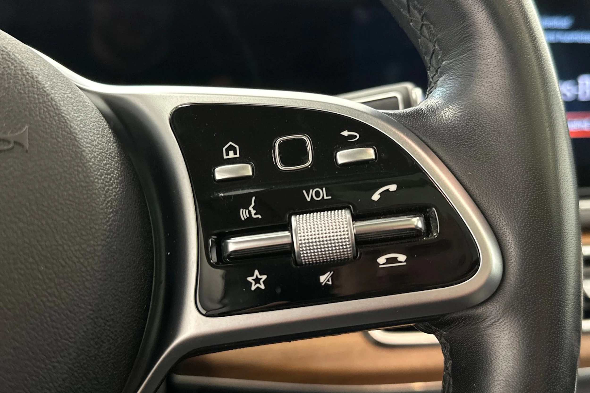 sininen Mercedes-Benz GLE 2022 kuva 19.