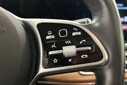 sininen Mercedes-Benz GLE 2022 kuva 19.