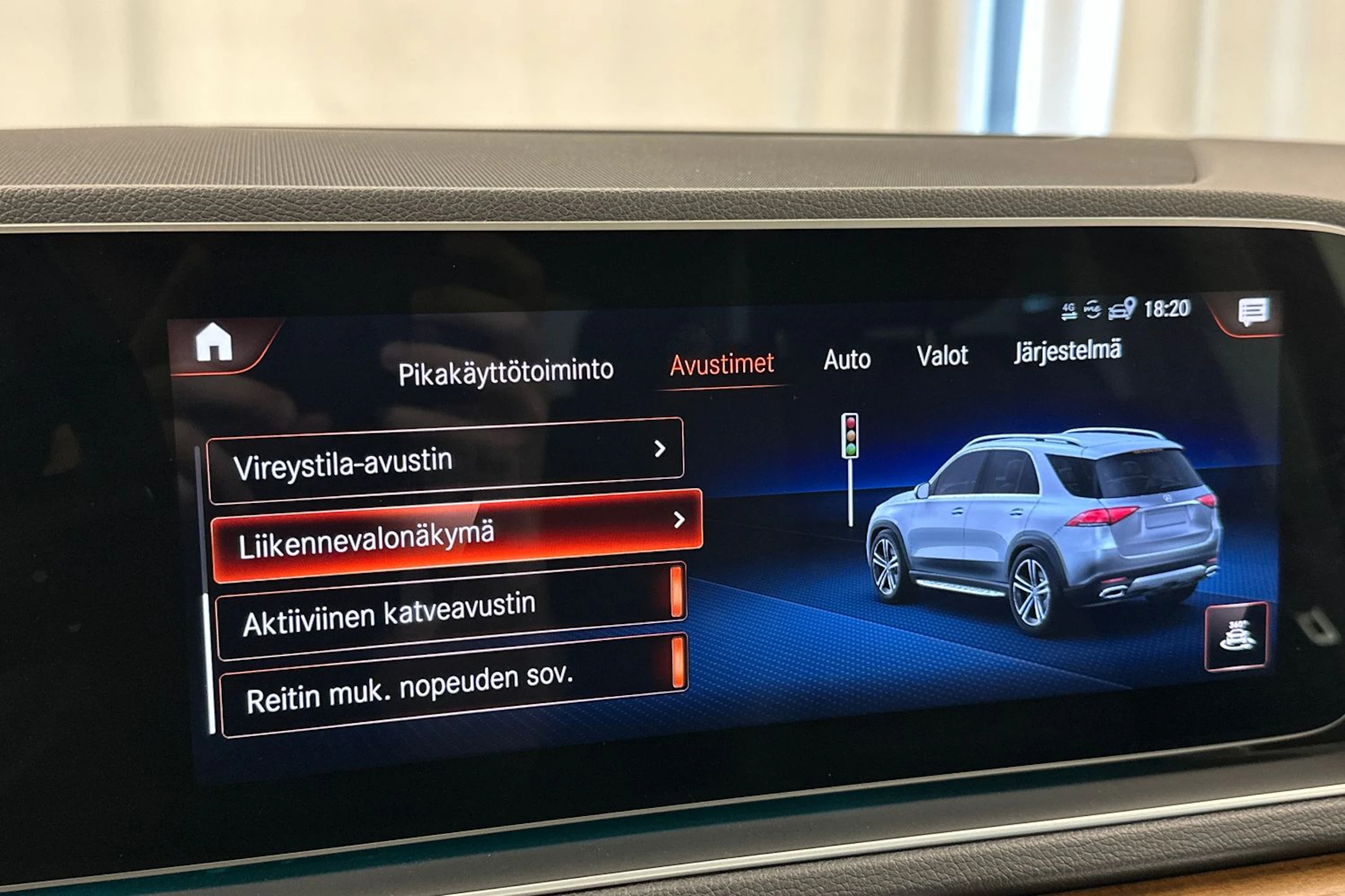 sininen Mercedes-Benz GLE 2022 kuva 23.