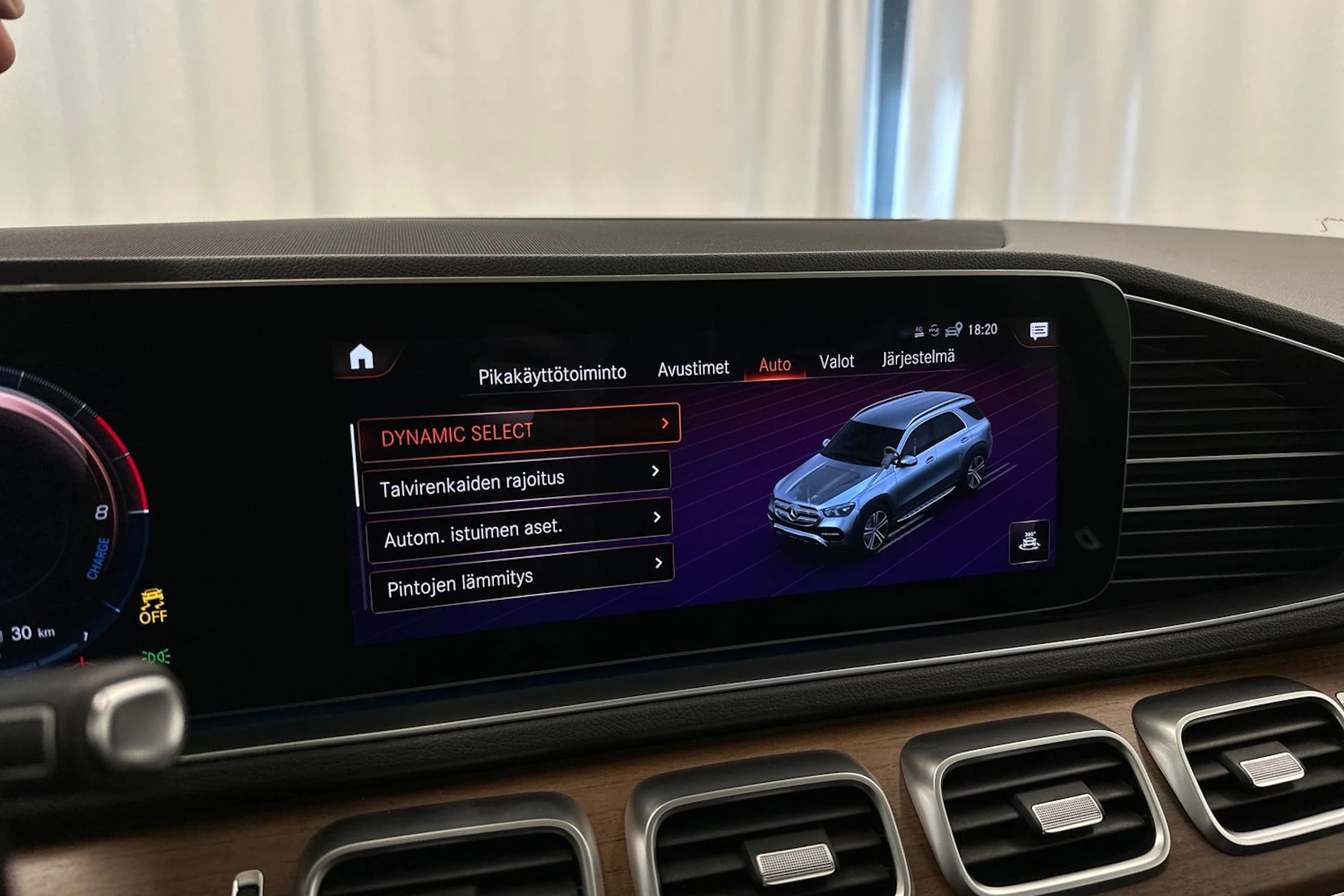 sininen Mercedes-Benz GLE 2022 kuva 24.