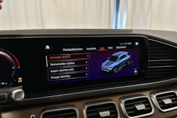 sininen Mercedes-Benz GLE 2022 kuva 24.