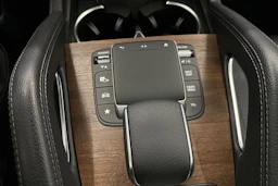 sininen Mercedes-Benz GLE 2022 kuva 30.