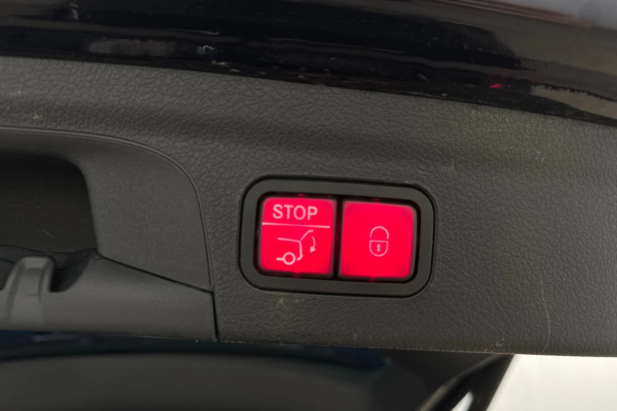 sininen Mercedes-Benz GLE 2022 kuva 33.