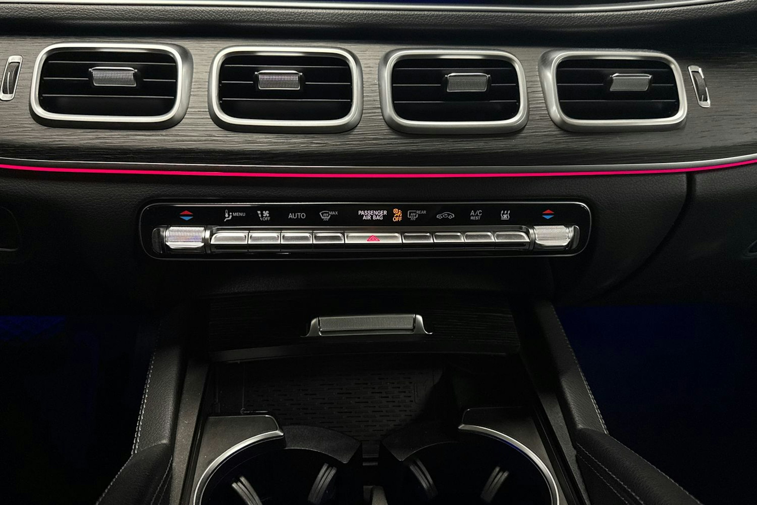 vihreä Mercedes-Benz GLE 2022 kuva 41.
