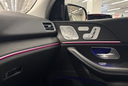 vihreä Mercedes-Benz GLE 2022 kuva 43.