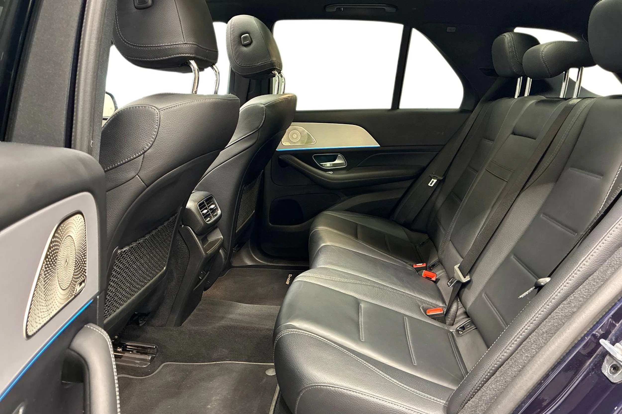 sininen Mercedes-Benz GLE 2022 kuva 8.